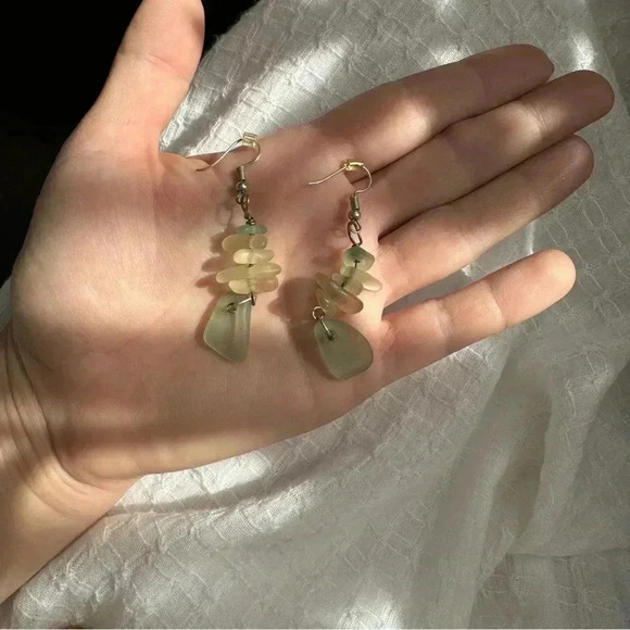 Sea glass artisan earrings - Picture 4 of 6